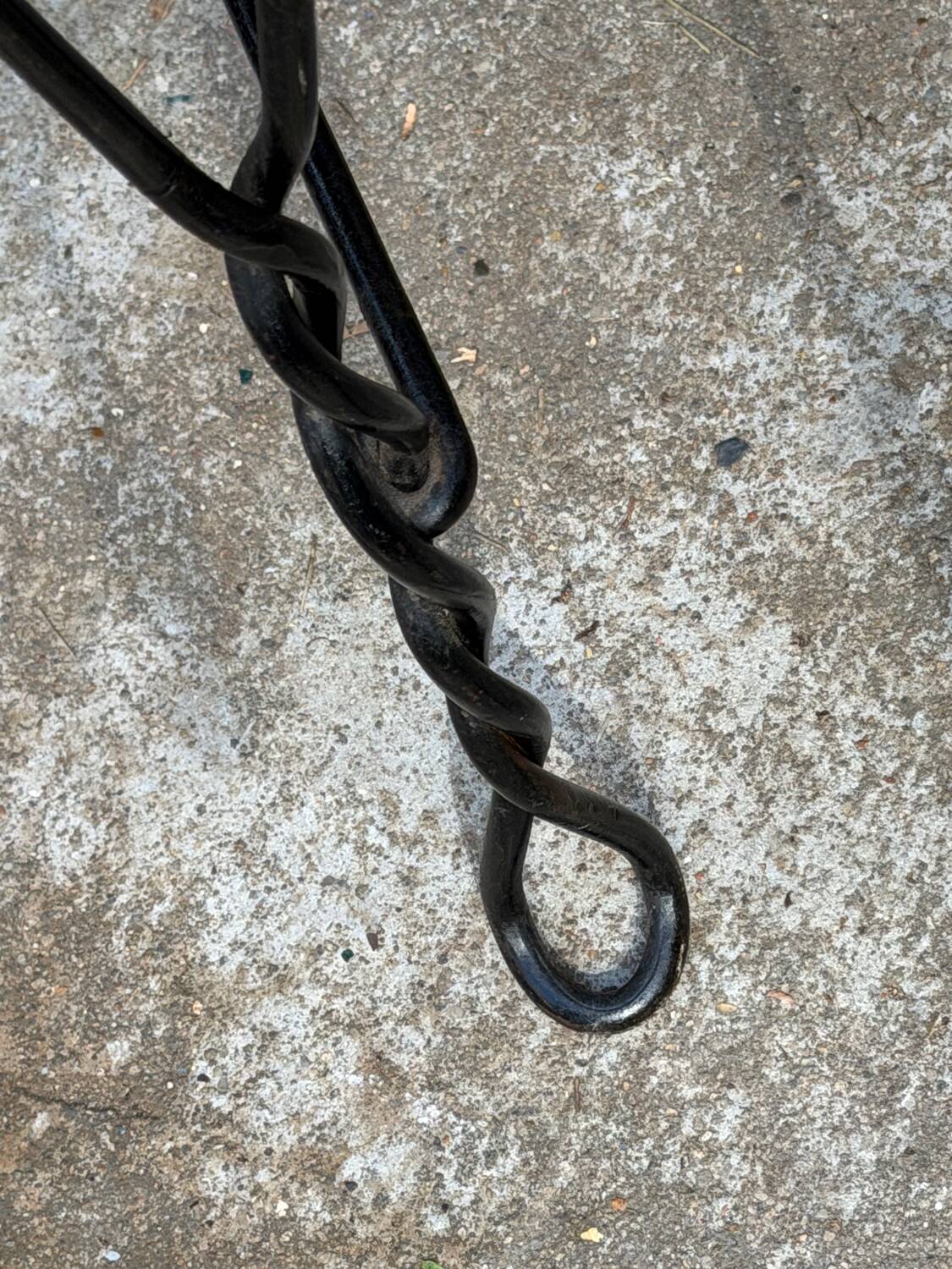 Set of 4 vintage wrought iron chairs from the 1940s.