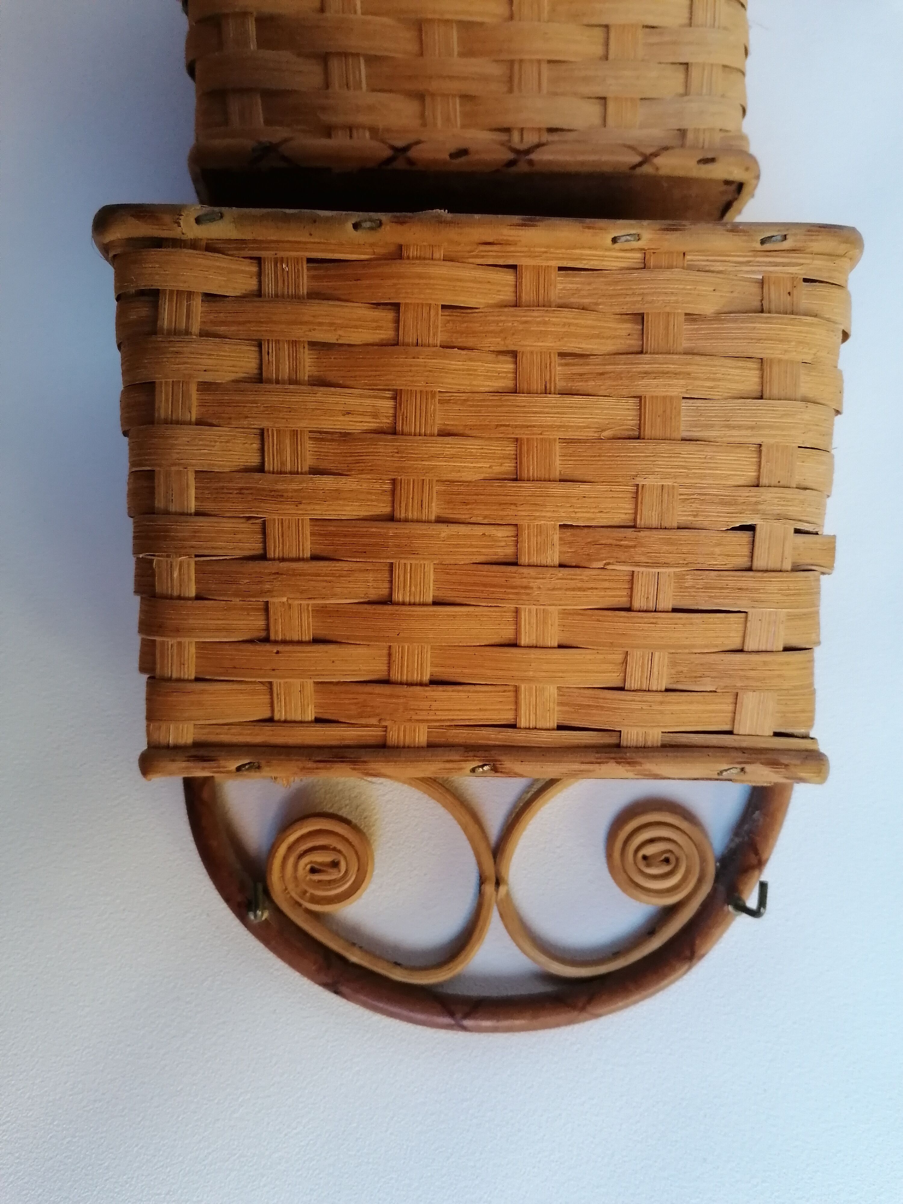 Rattan mail letter holder