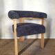 Fauteuil contemporain bois et tissu bouclé
