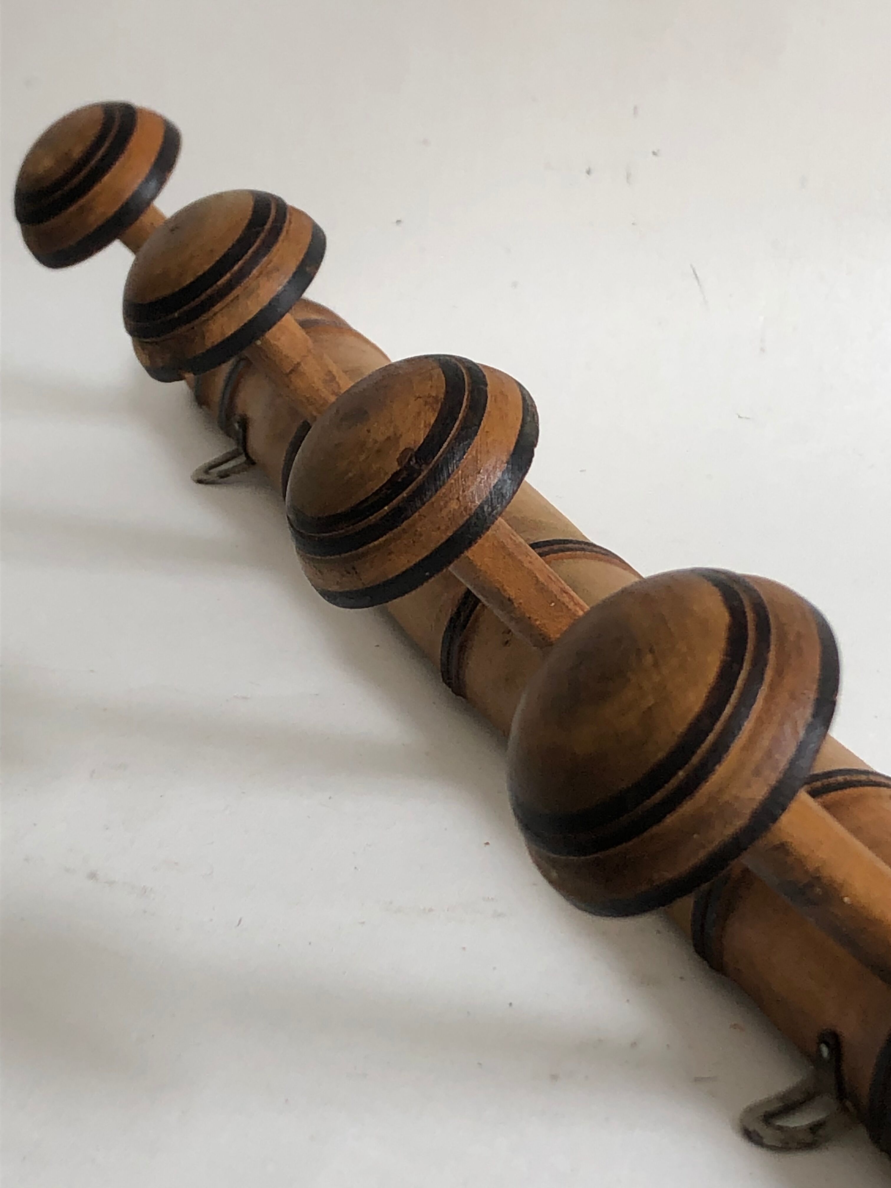 Hook 4 mushrooms, coat rack