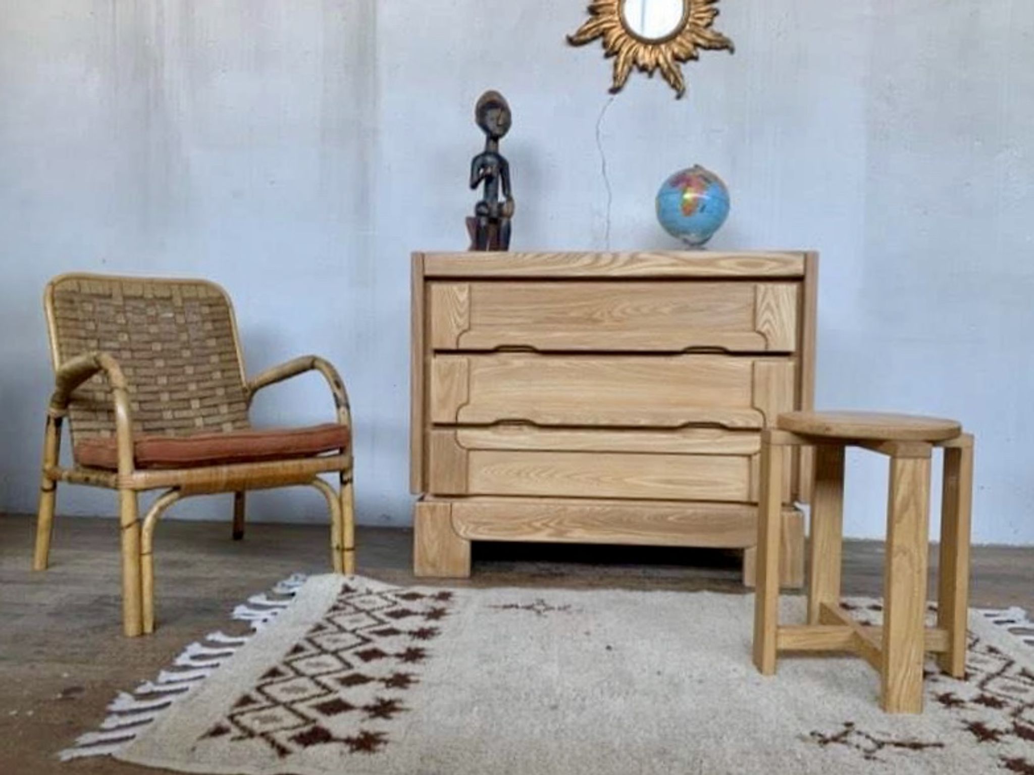 Commode vintage moderniste en orme massif 3 tiroirs