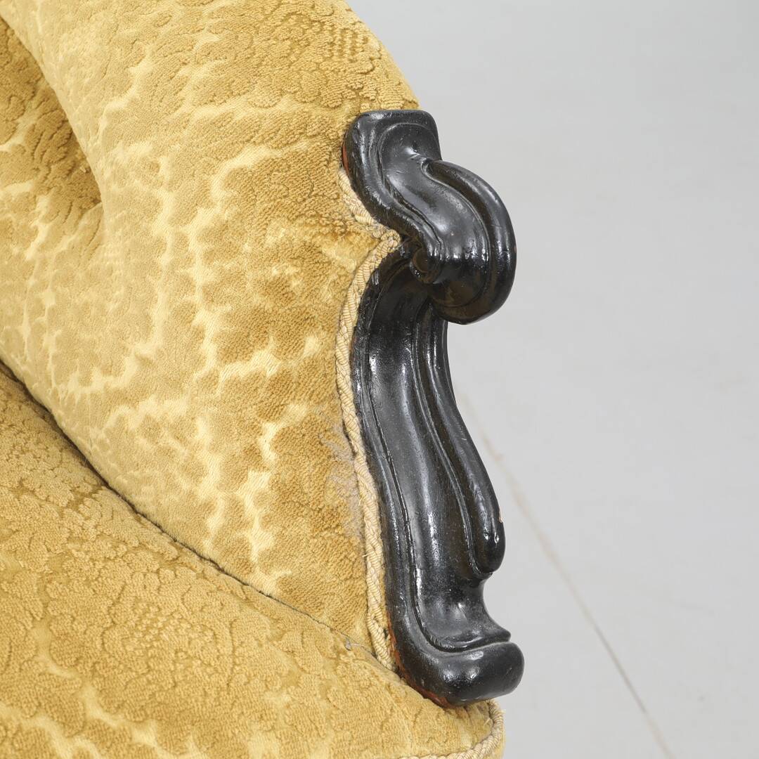 Vintage Rococo-Style Sofa — Elegant Curved Salon Silhouette — W 160 cm (63.
