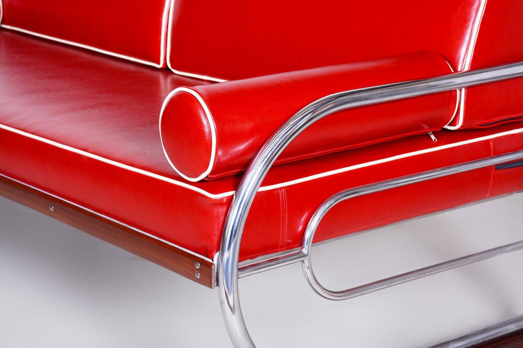 Bauhaus Red Tubular Chromed Steel Sofa by Robert Slezák, 1930s