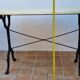Table en marbre avec piétement en fonte de fer Lafa Aurillac France, 120 cm