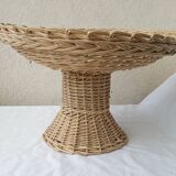 Wicker bowl on foot