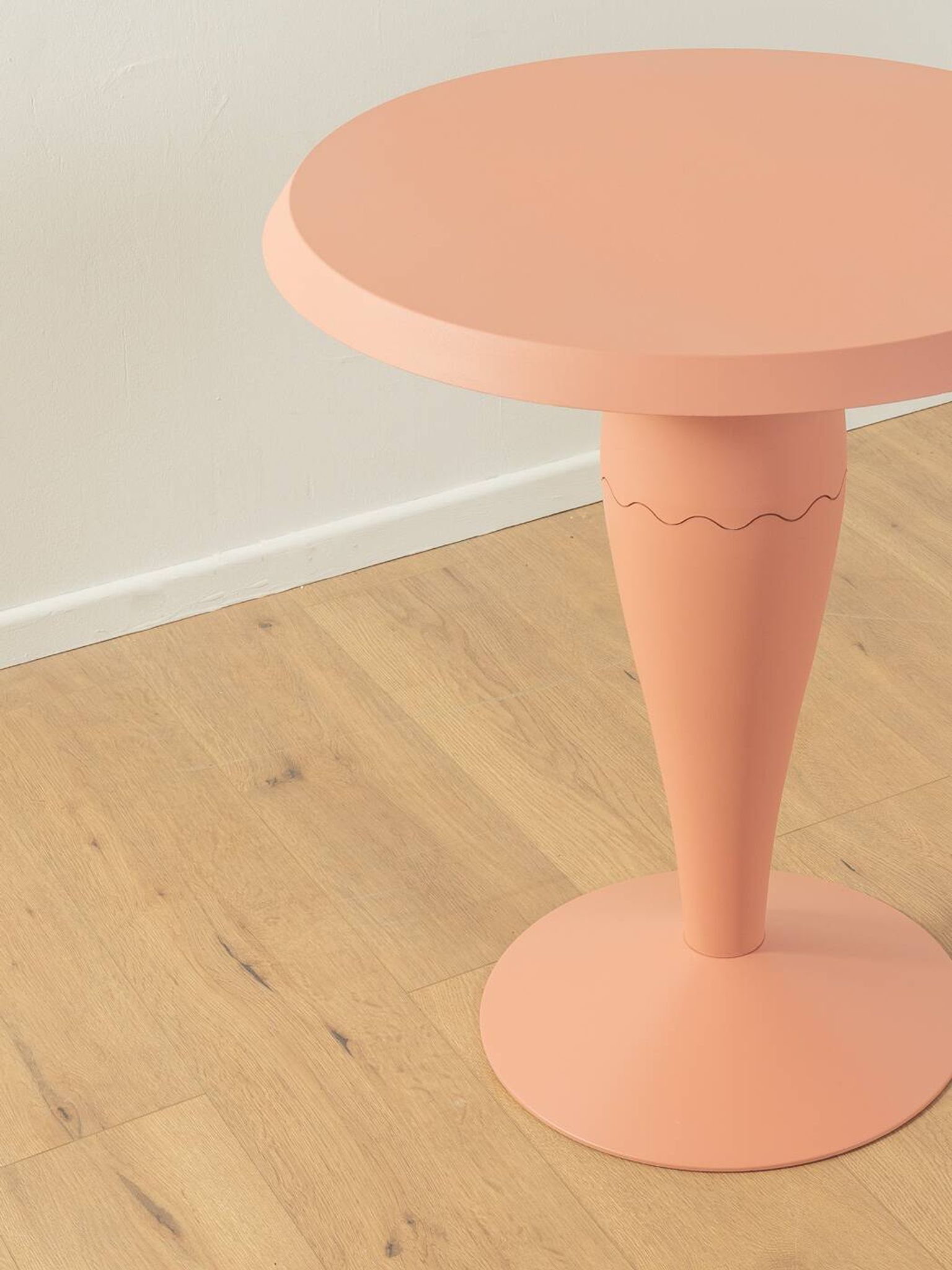 MISS BALŪ bistro table, Philippe Starck for Kartell