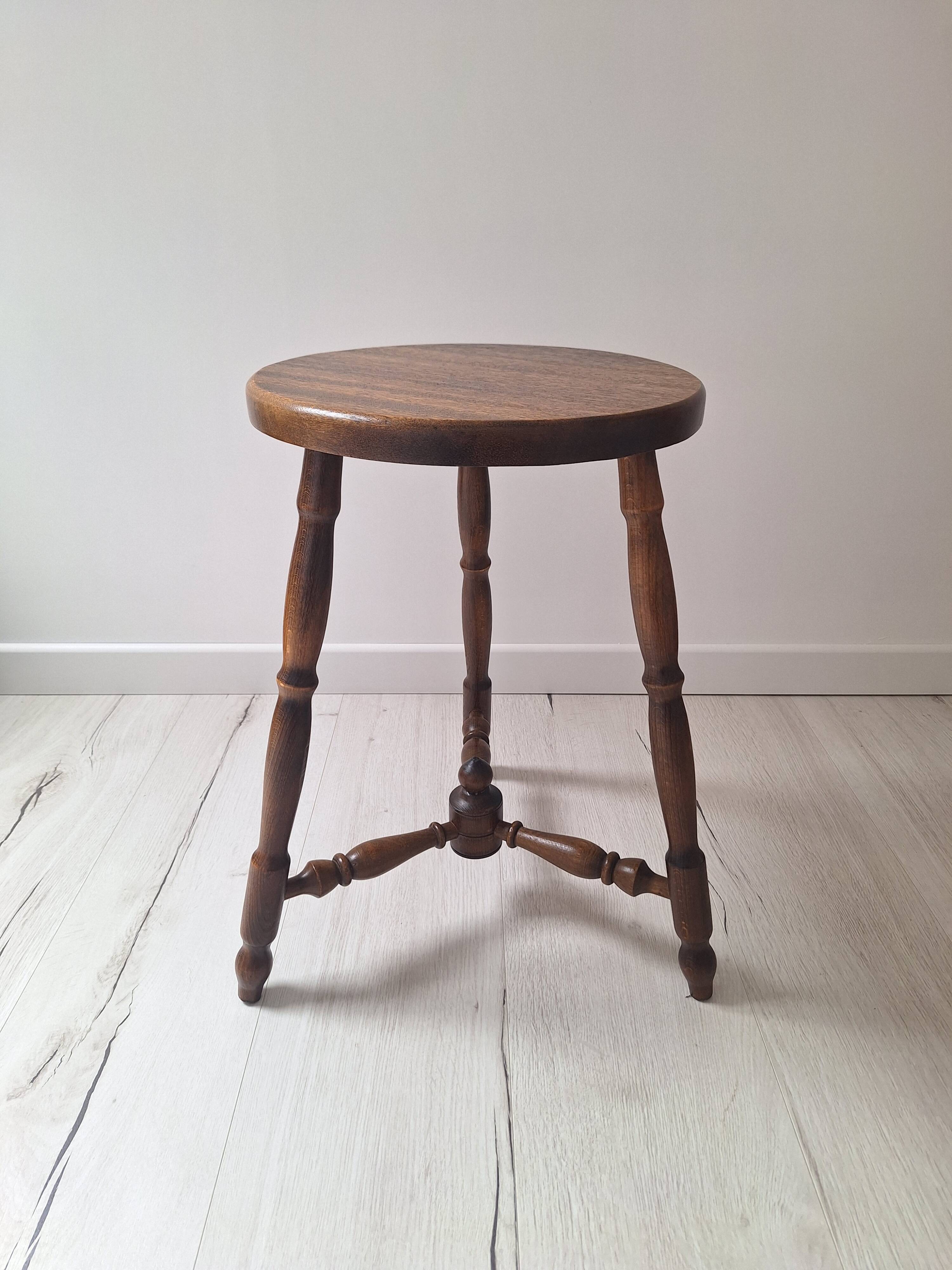 Tripod stool