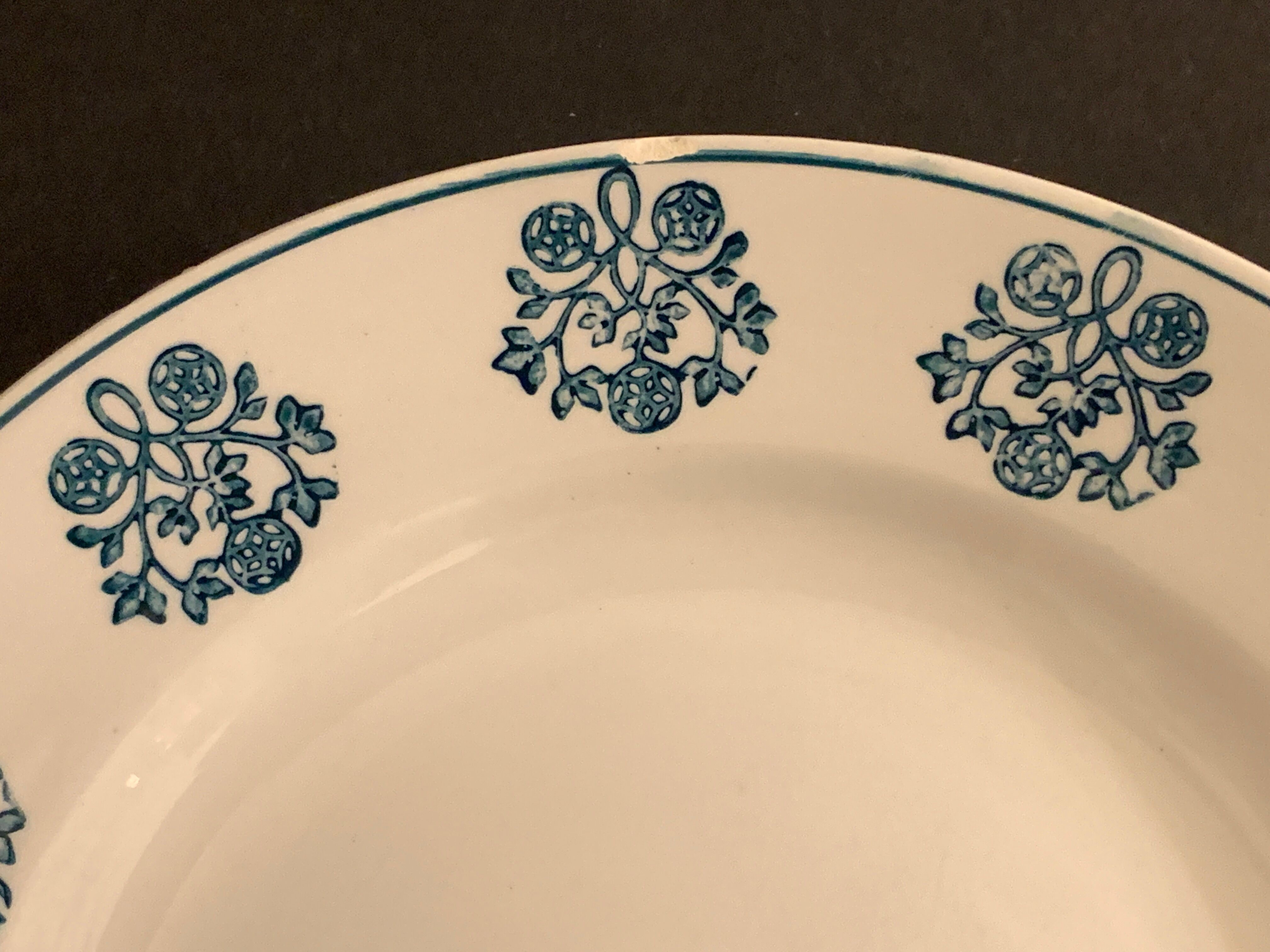 9 flat plates in old earthenware, Sarreguemines and Digoin, model René
