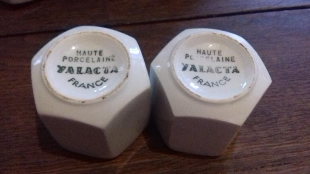 porcelain yoghurt pot