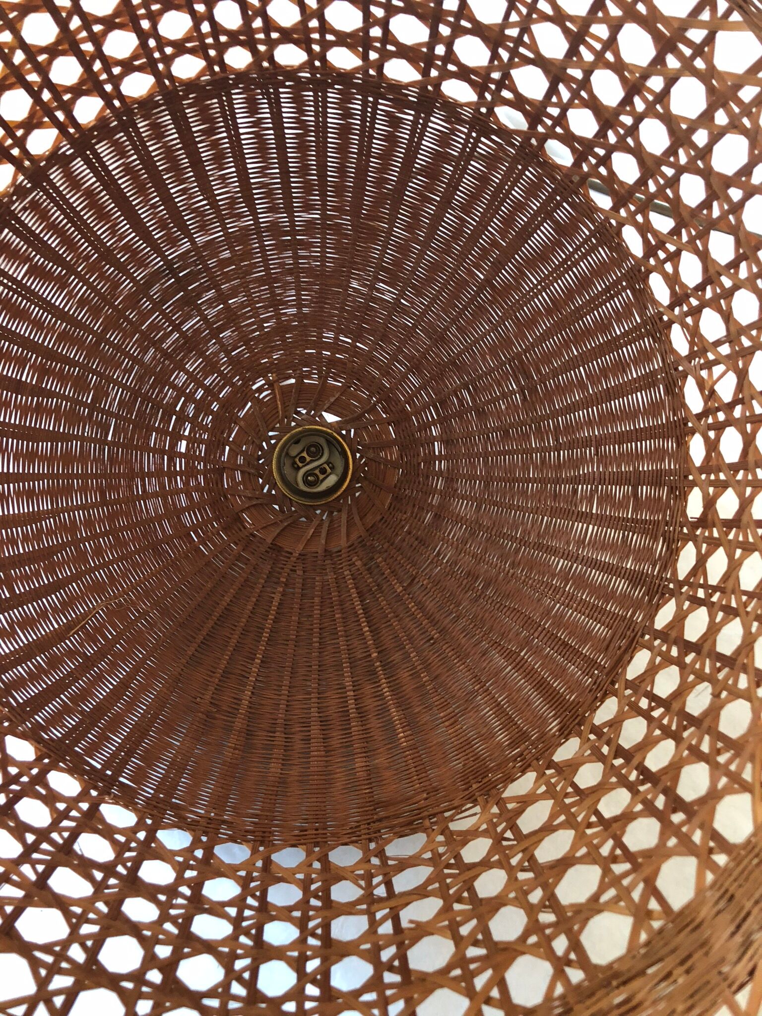 Vintage wicker suspension