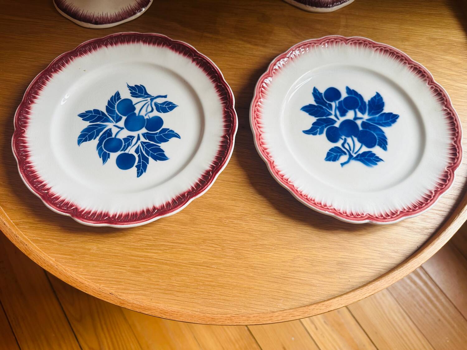 Paire d'assiettes cerises Badonvillers
