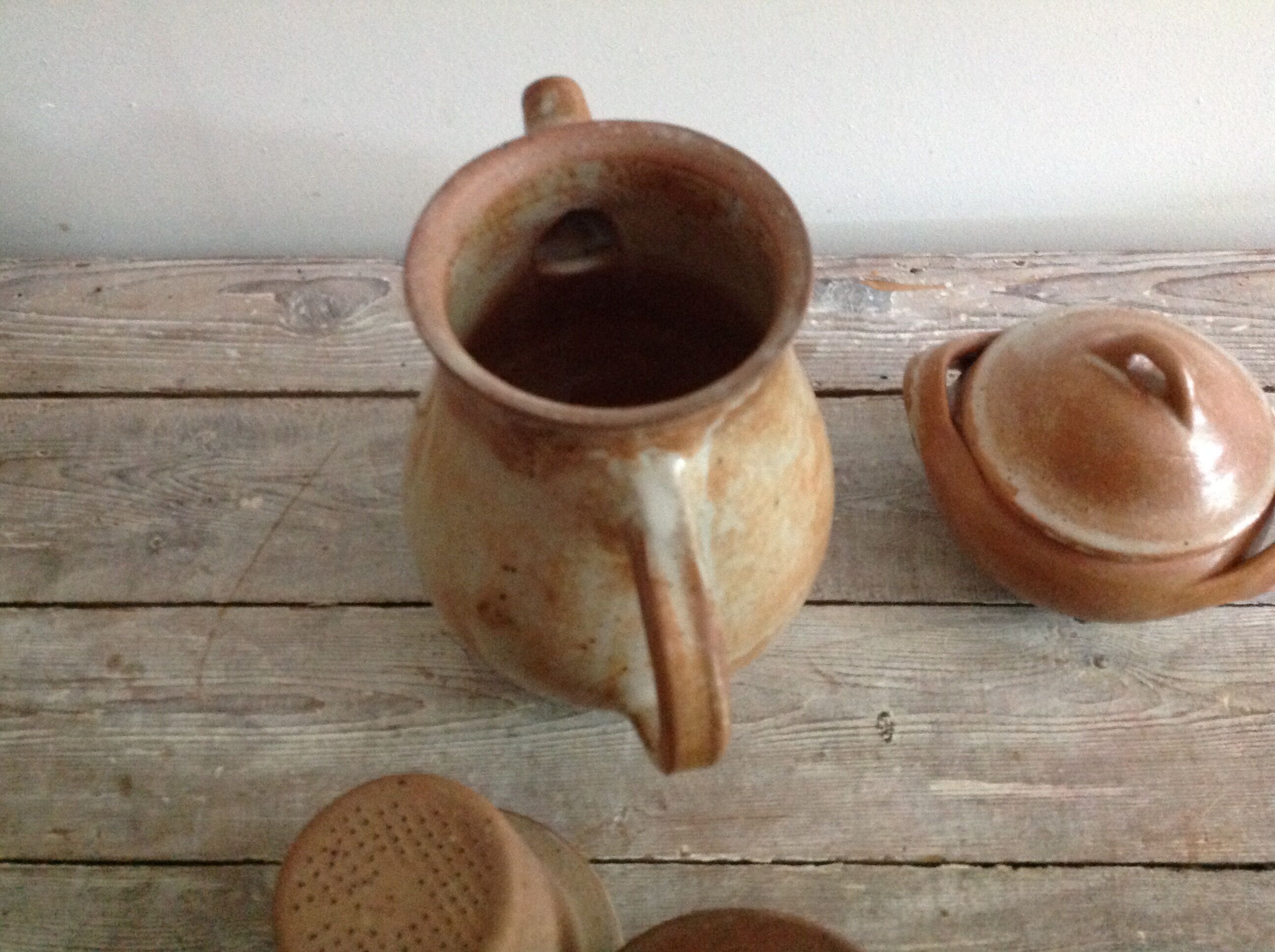 Teapot in reeds and its sugar bowl
