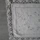 Ancien grand centre de table brodé 150cm x 35cm