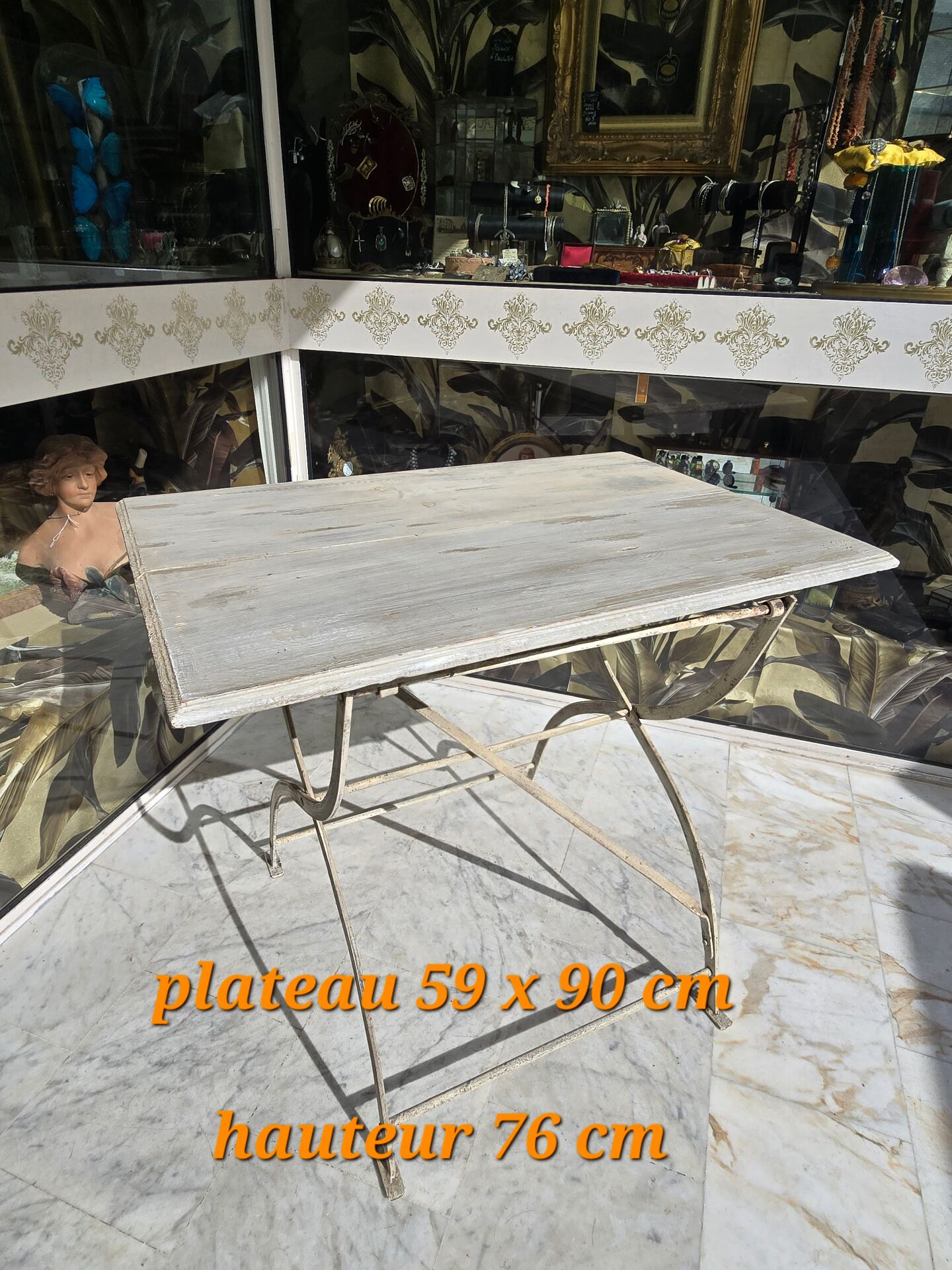 Ancienne table pliante