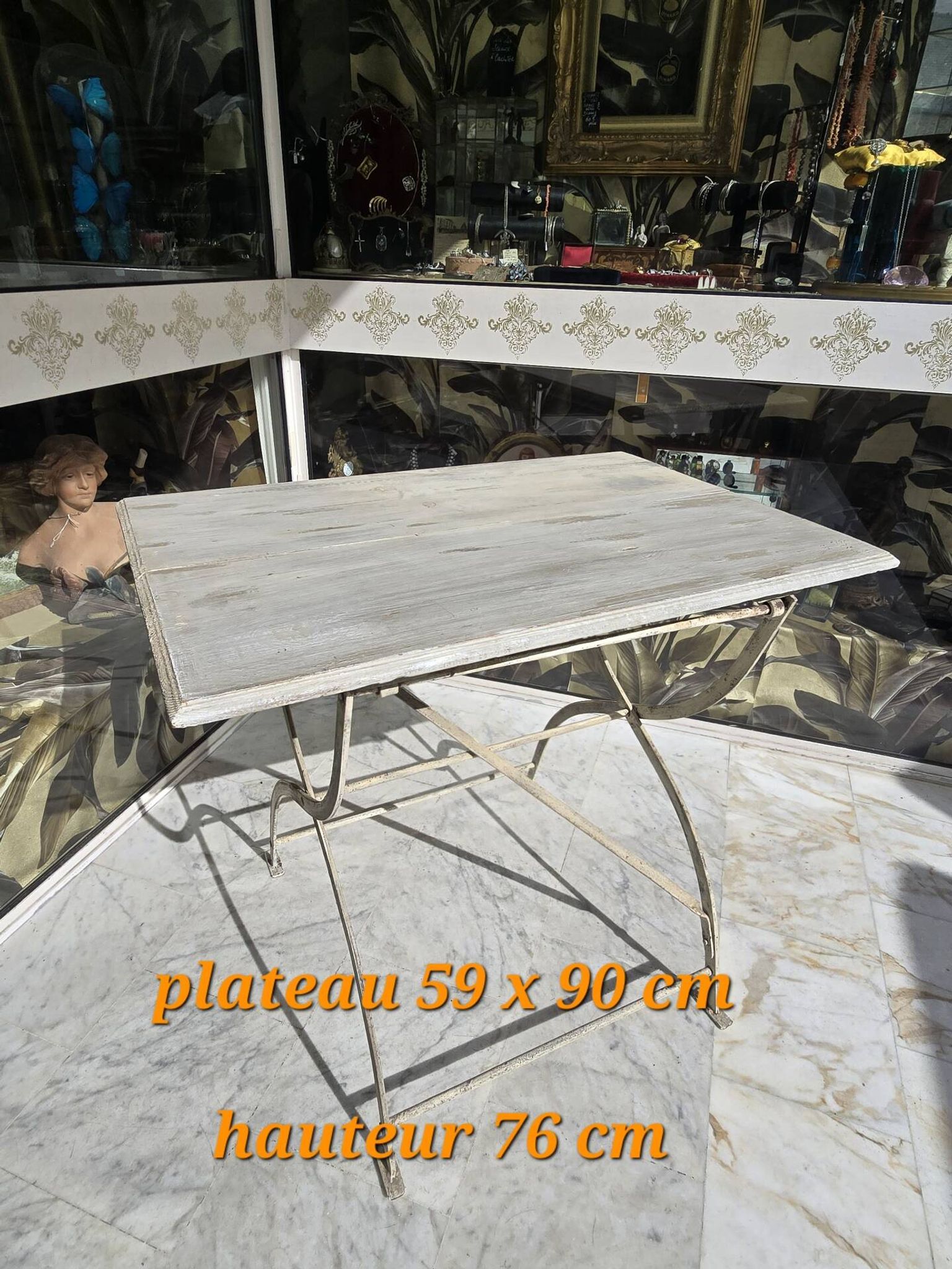 Ancienne table pliante