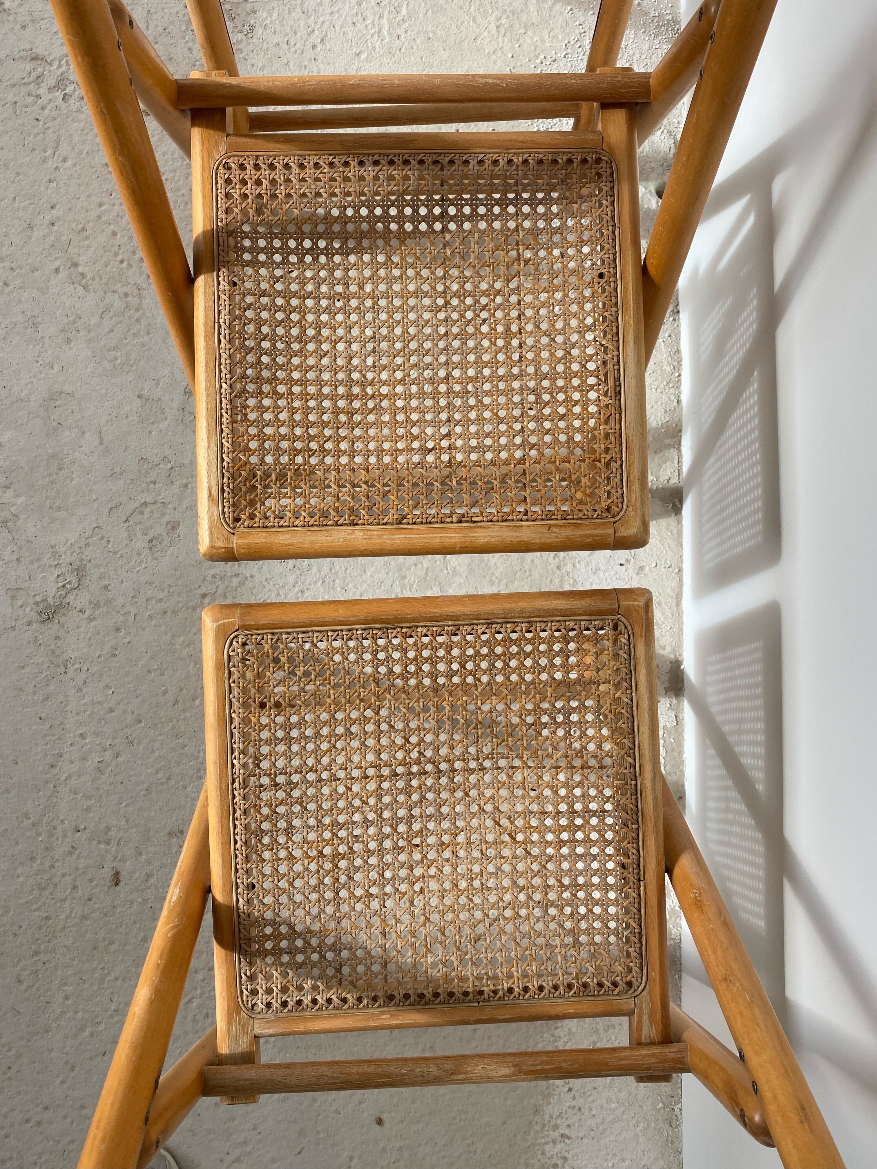 Set of 4 folding chairs, vintage design, wooden structure and canned seat. Around 1970