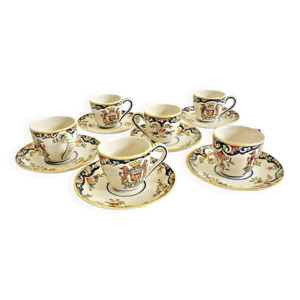 6 anciennes tasses à