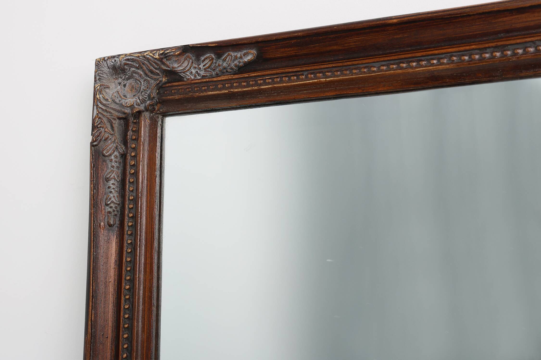 Miroir ancien à facettes en bois sculpté, France, années 1850