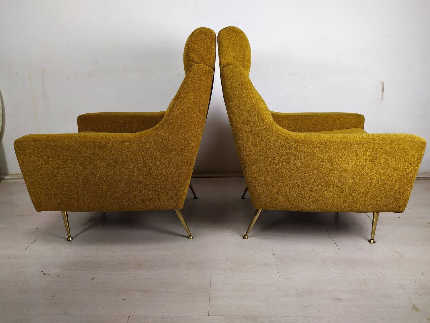 Fauteuils en velours moutarde, 1960