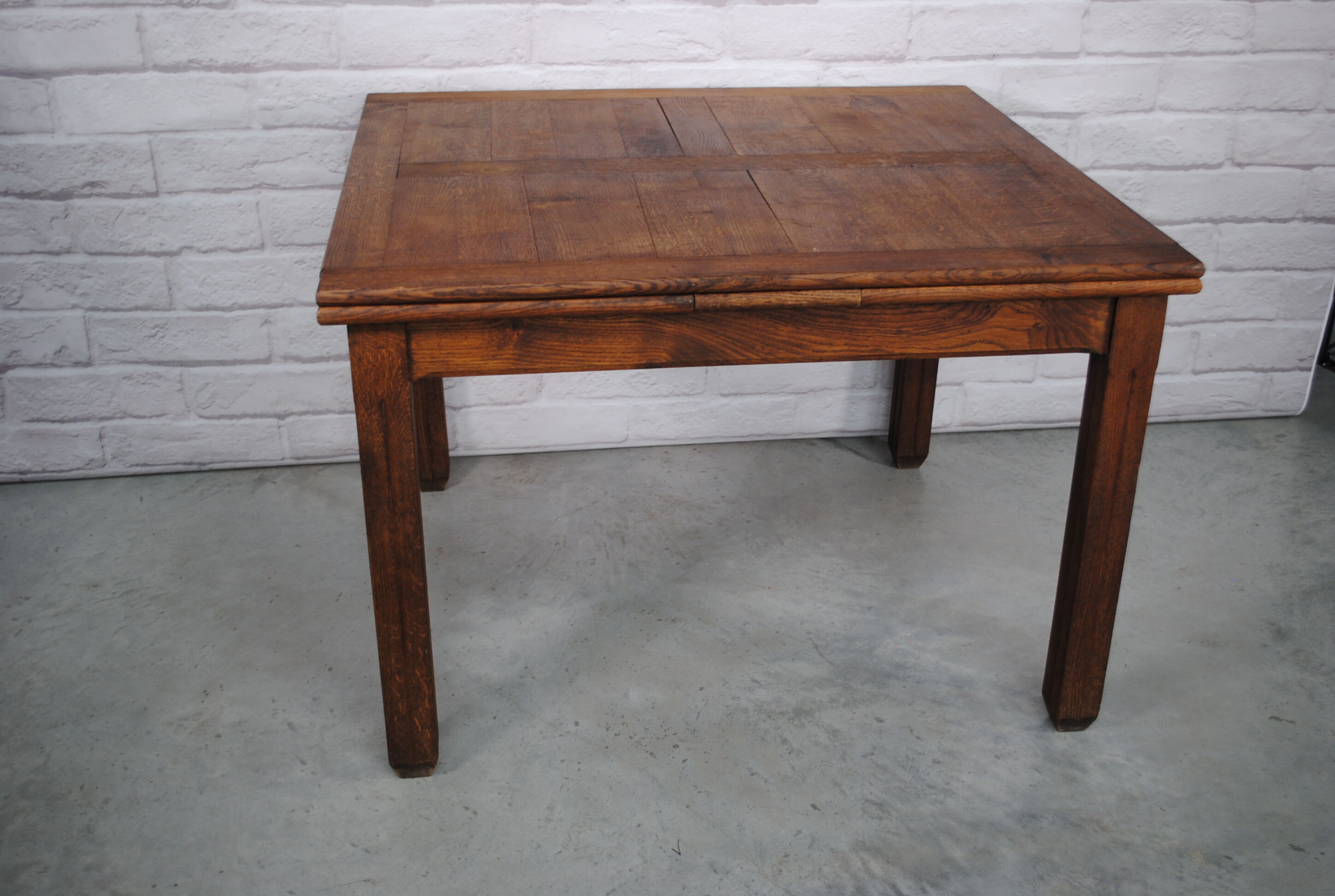 Expandable table 1950