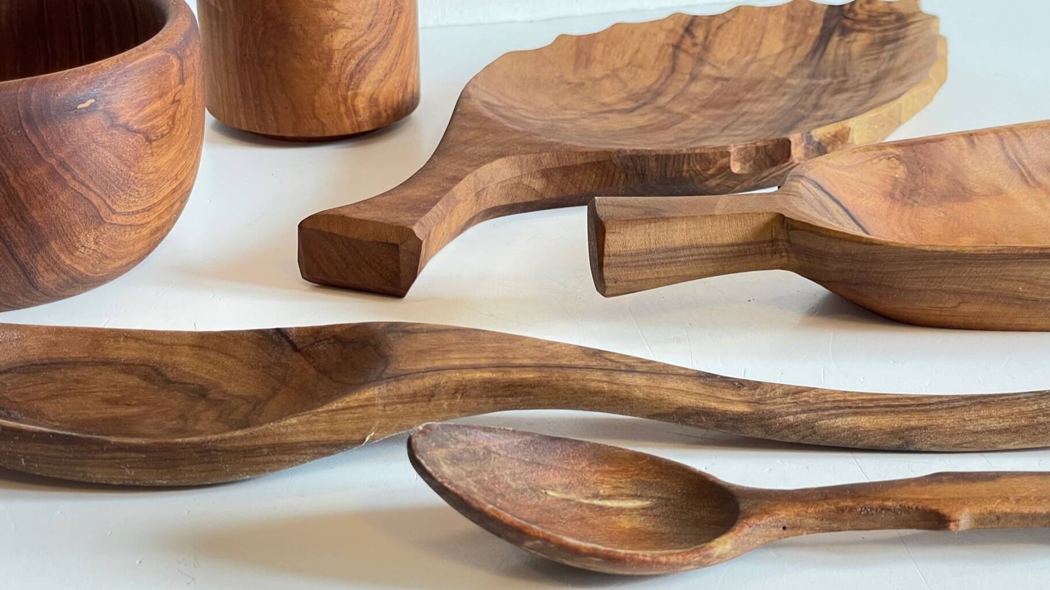 Lot coupelles en bois tourné et sculpté vintage