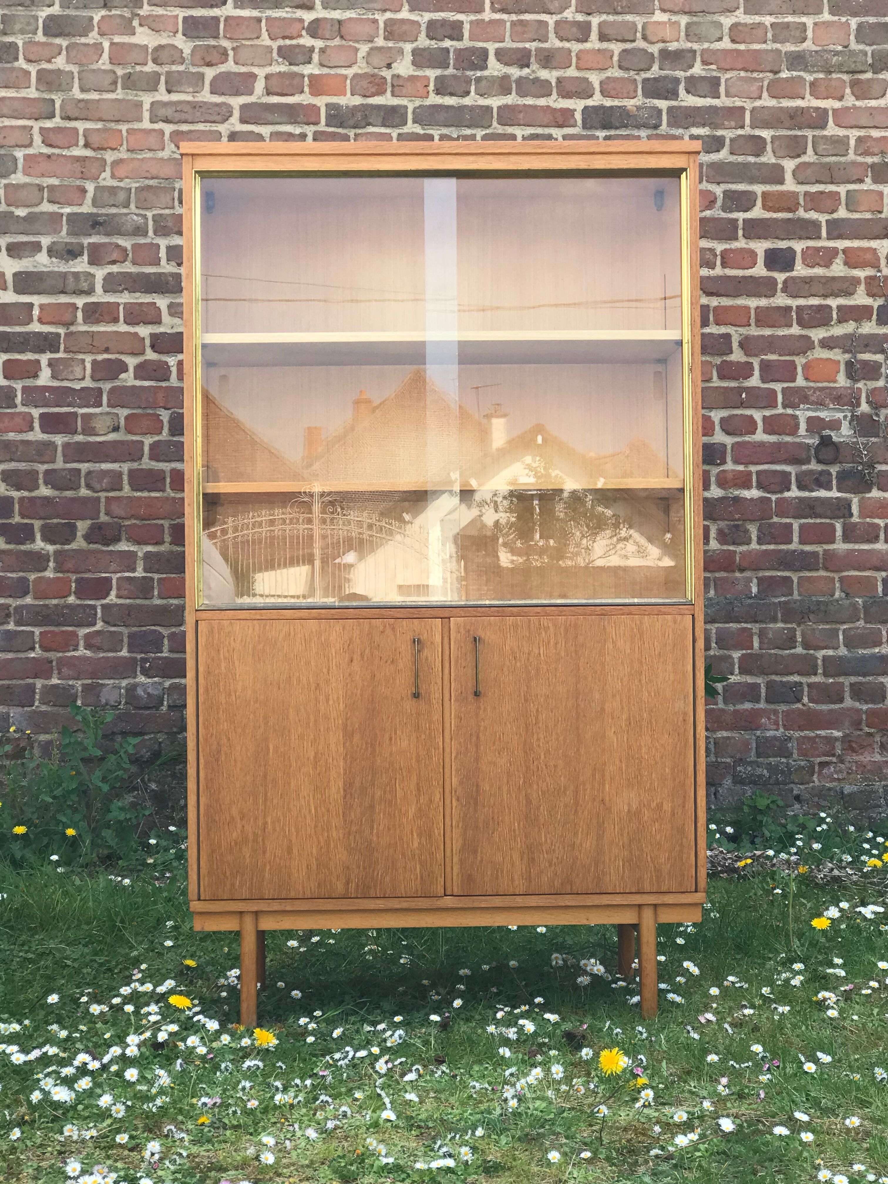 Vintage showcase compass feet