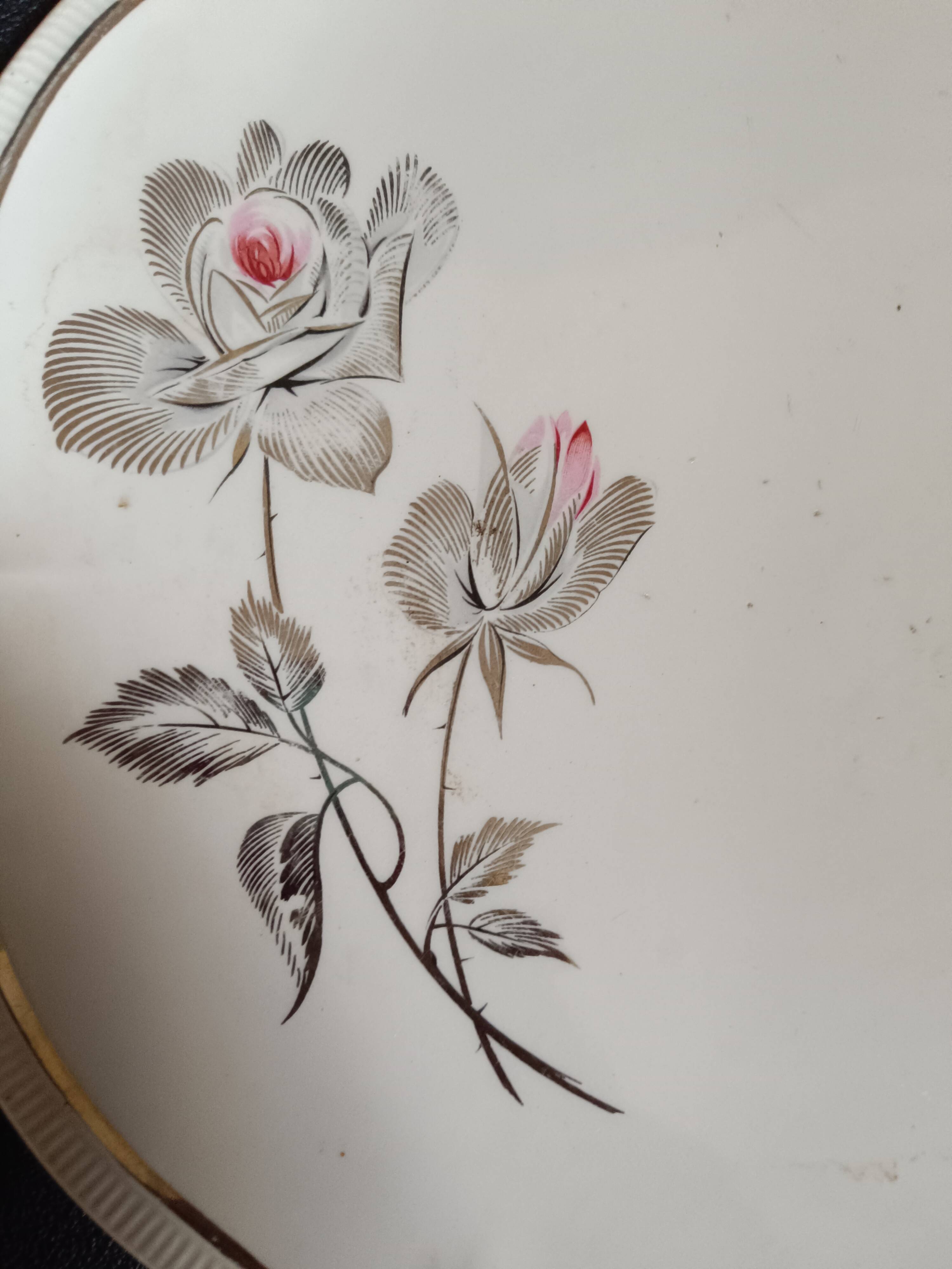 Dish with Art Deco ears. Floral pattern. Longchamp.