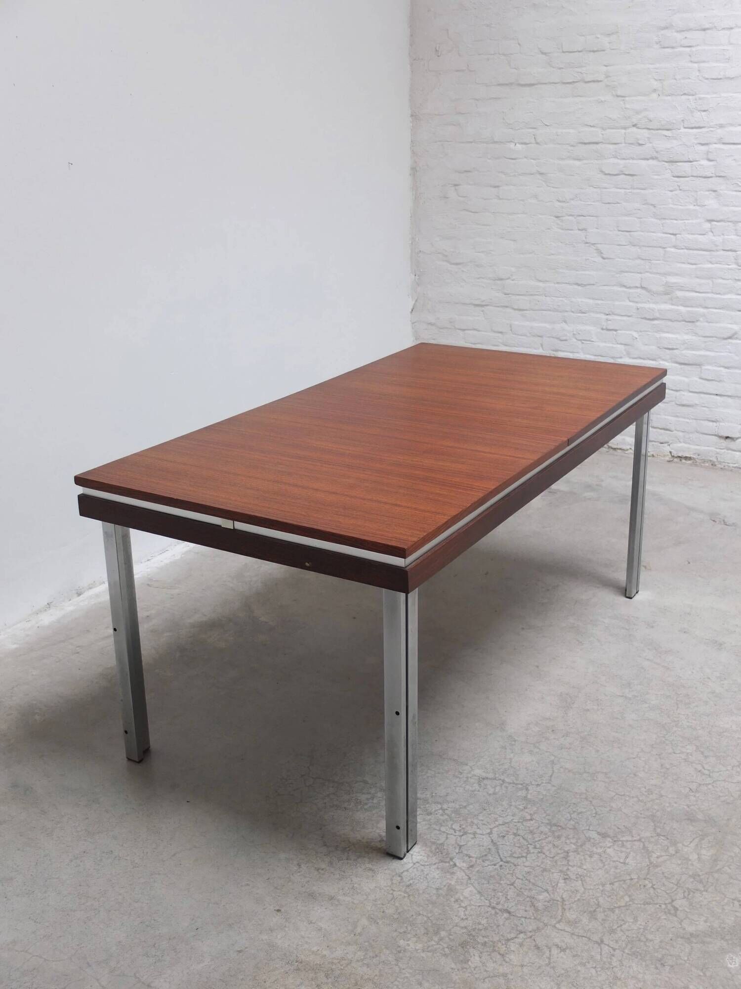Table à manger extensible par Roger De Winter pour E.M.Y., années 1960.