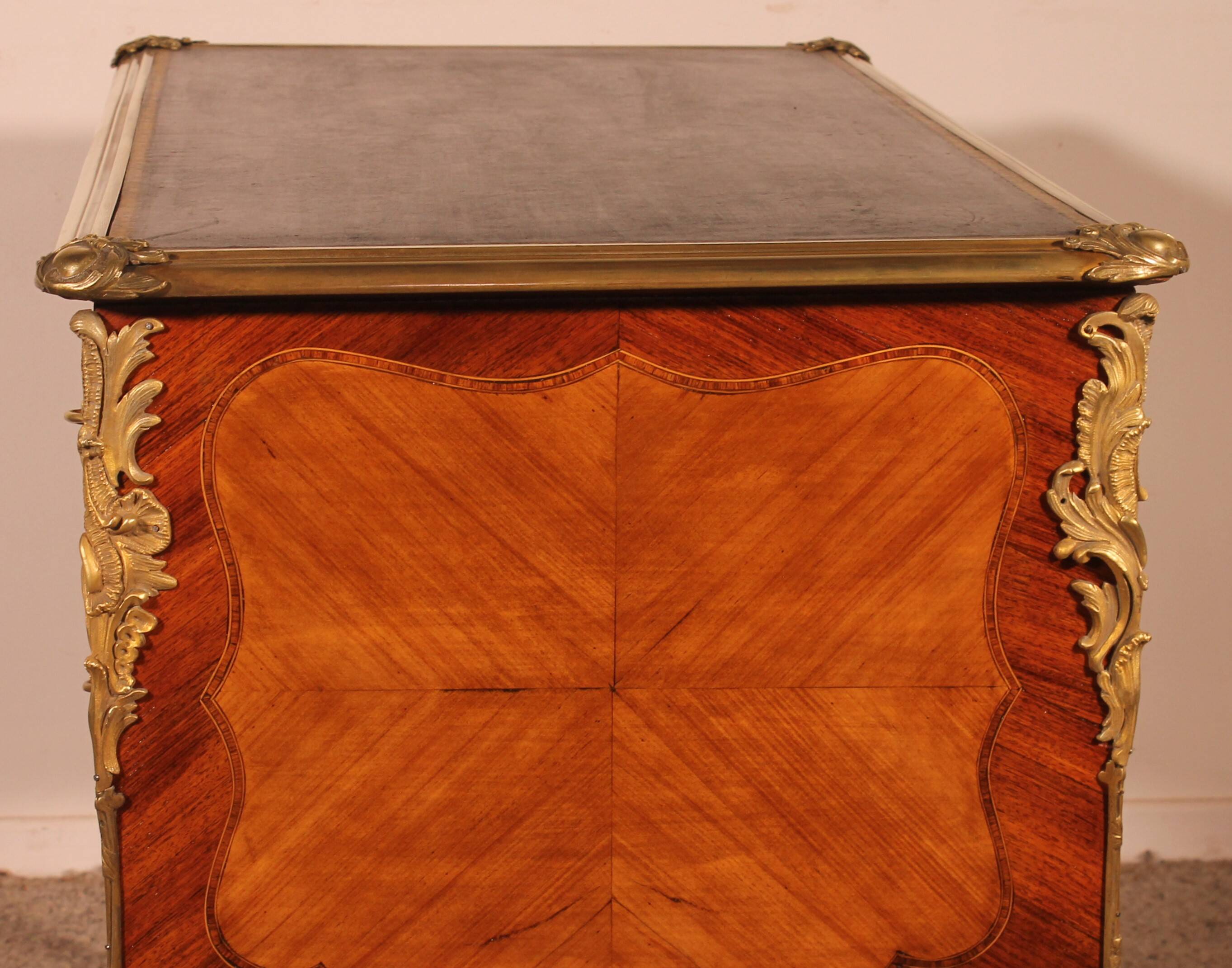 Small Double-Sided Writing Desk in Rosewood in Louis XV style from the 19th century.