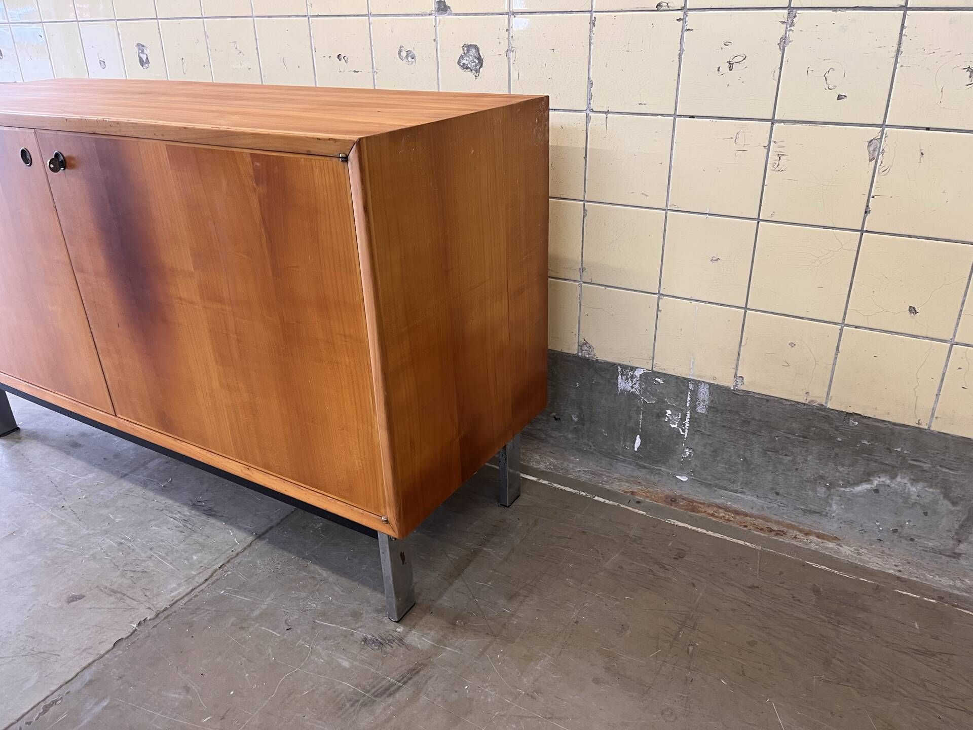 Vintage cabinet