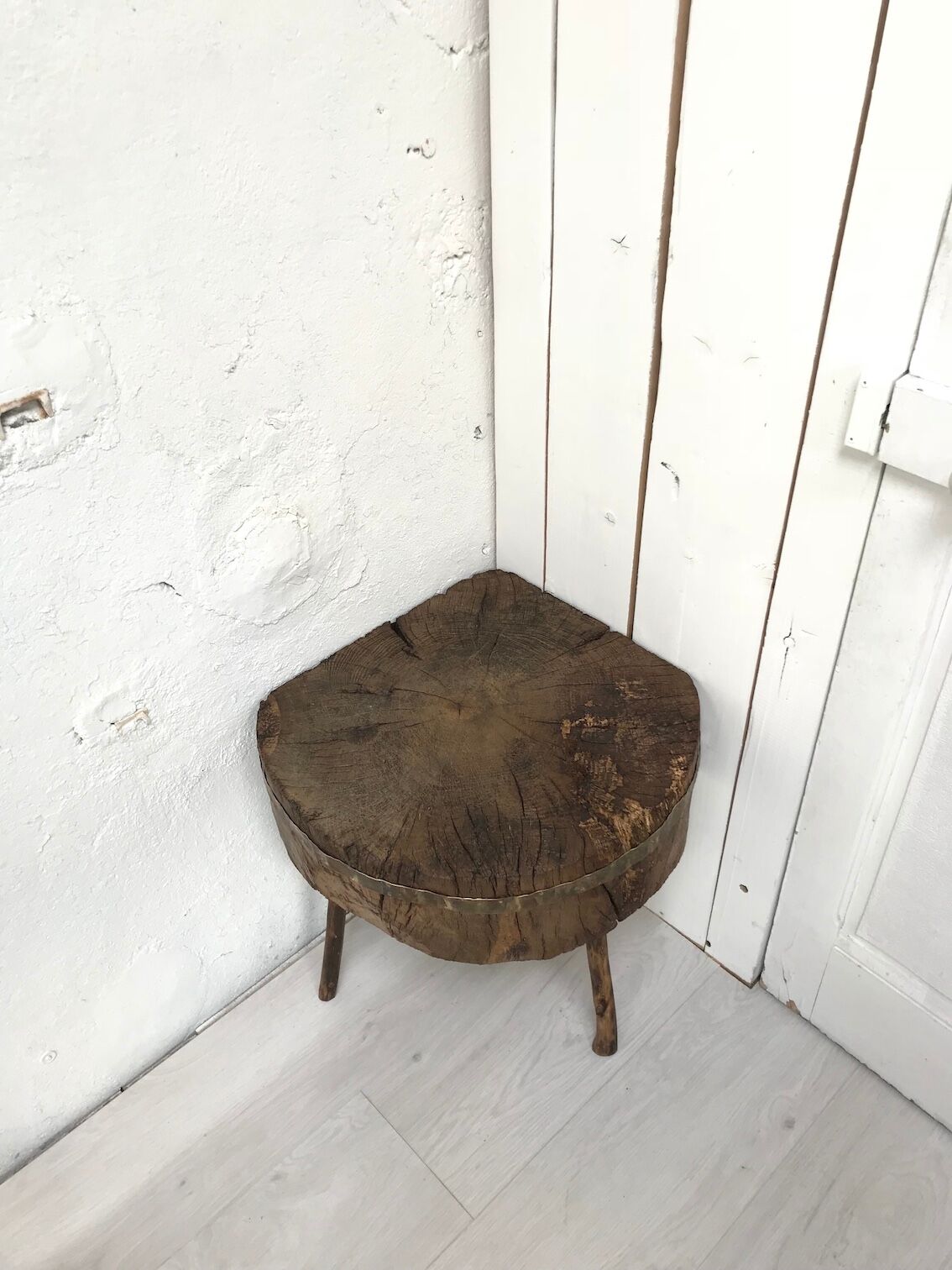 Primitive raw wood bill