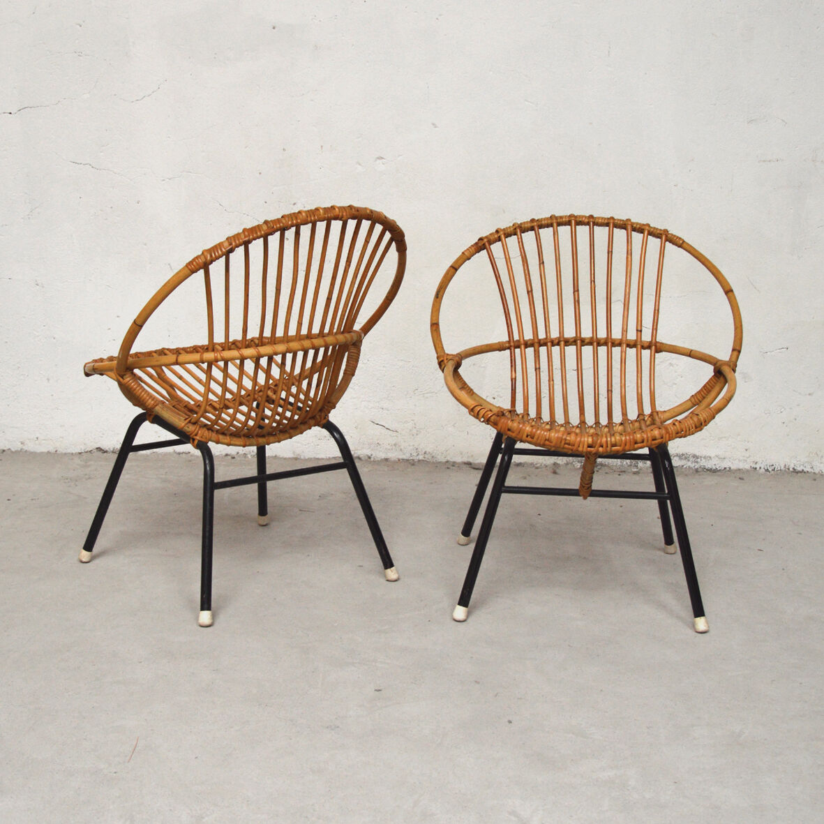 Paire de fauteuils en rotin et métal 1960
