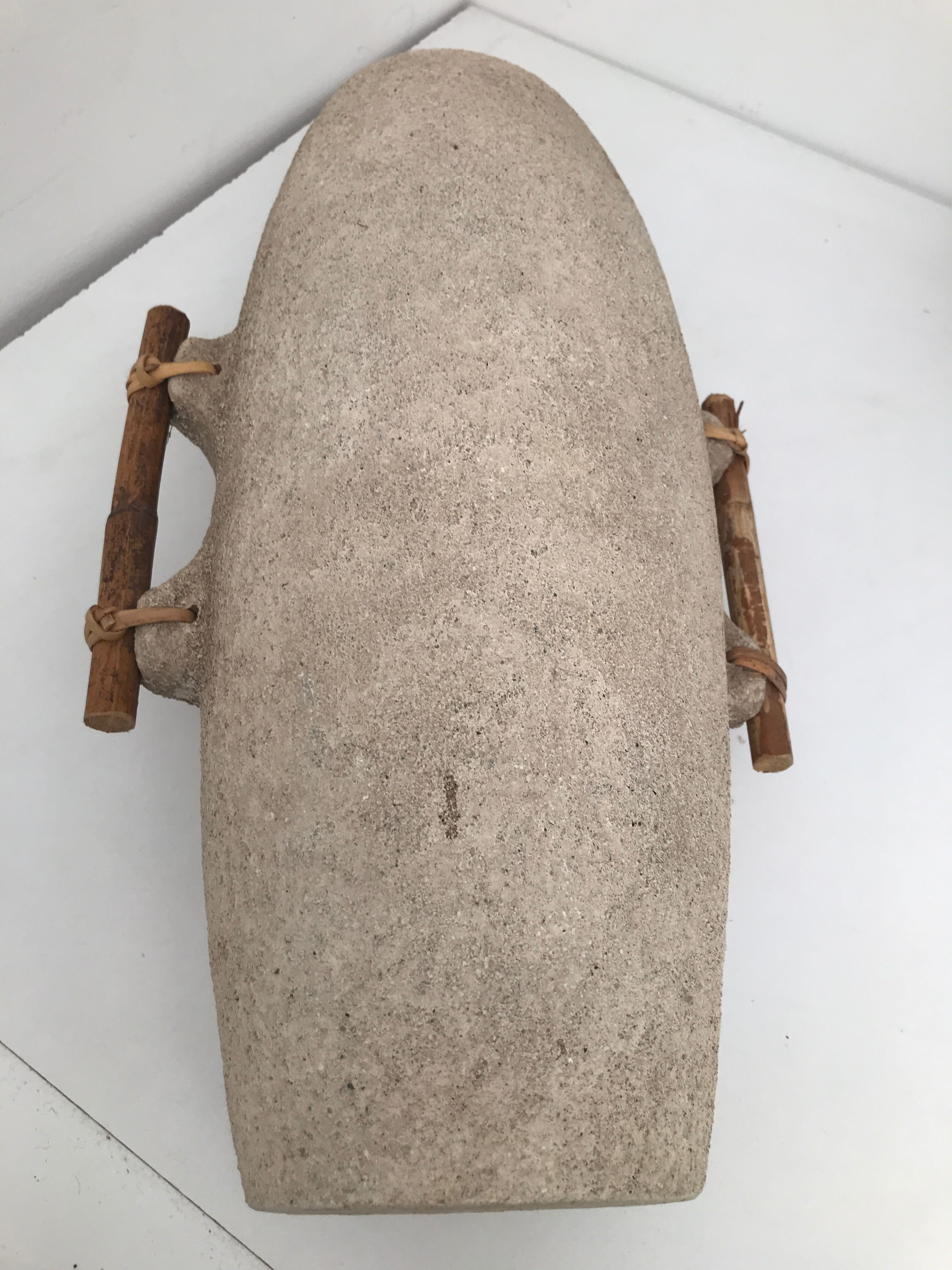Vase fait main bambou et béton vintage