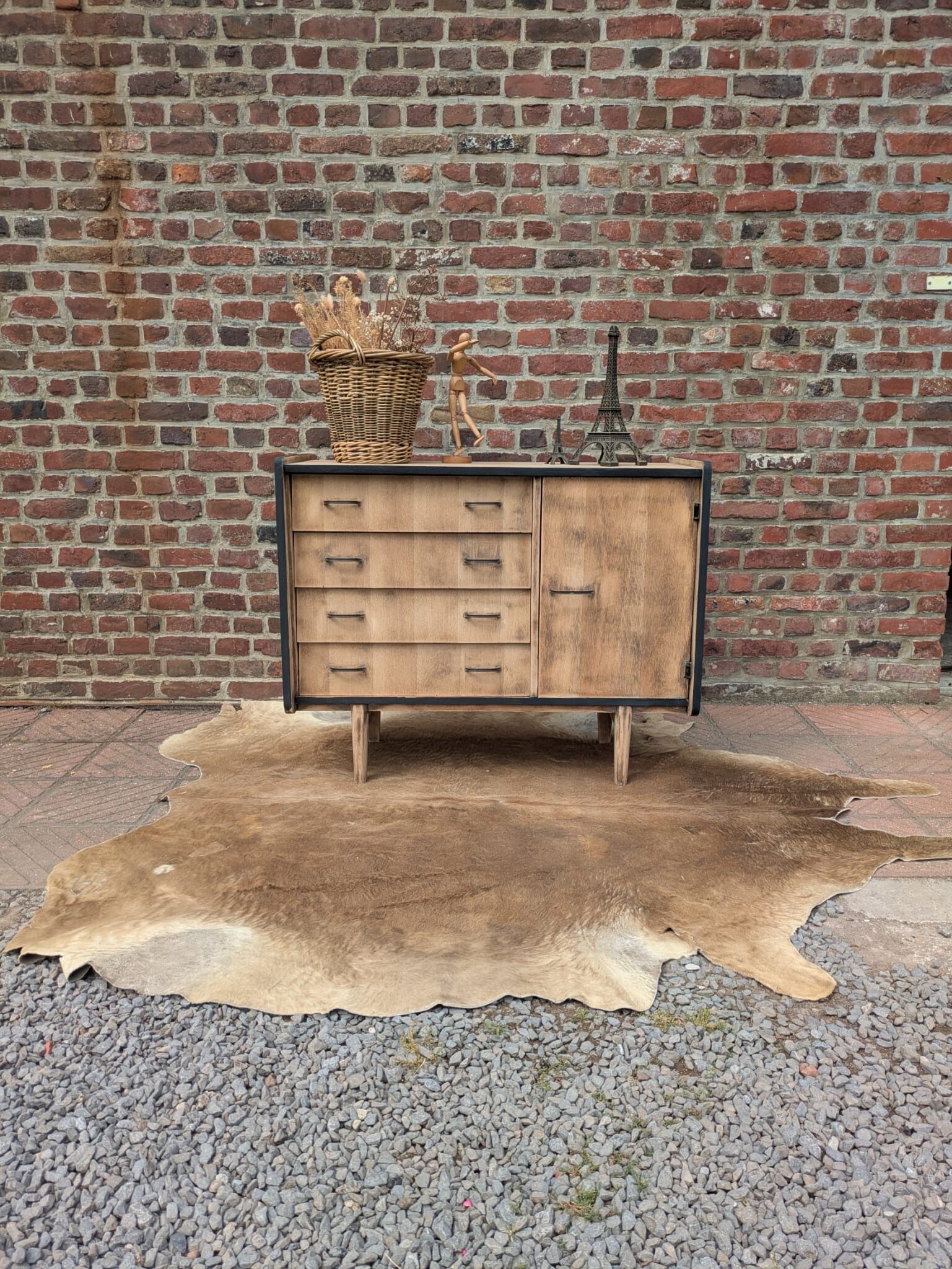 Vintage buffet