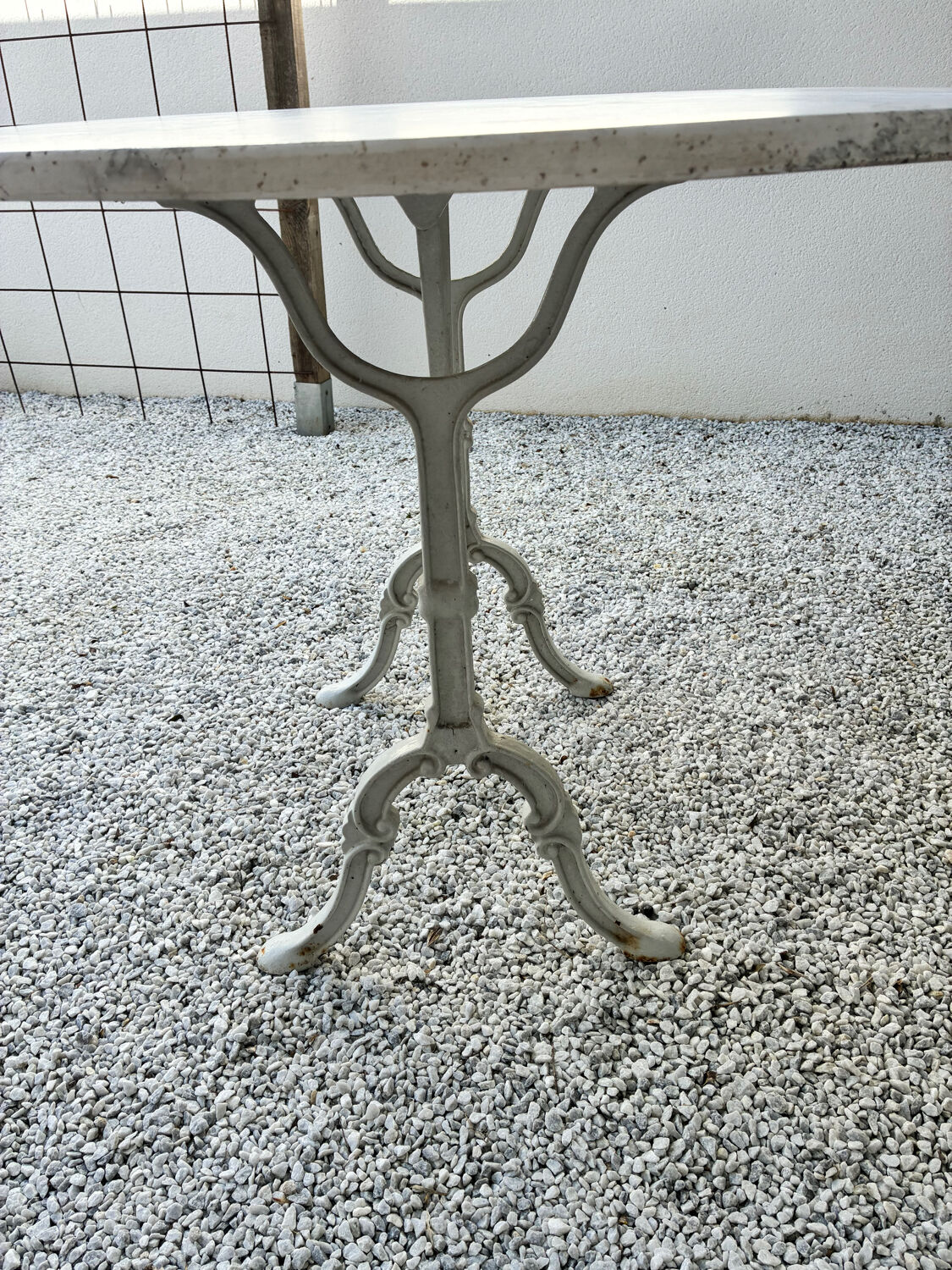 Marble round table