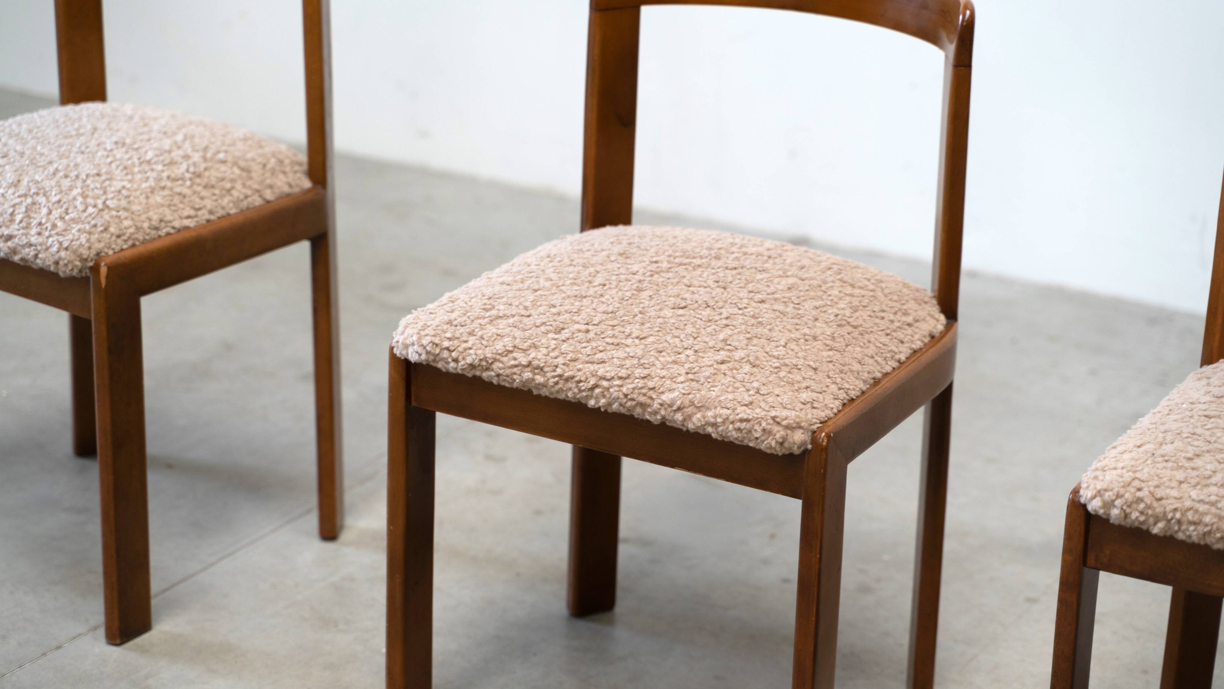 Ensemble de six chaises de salle à manger italiennes