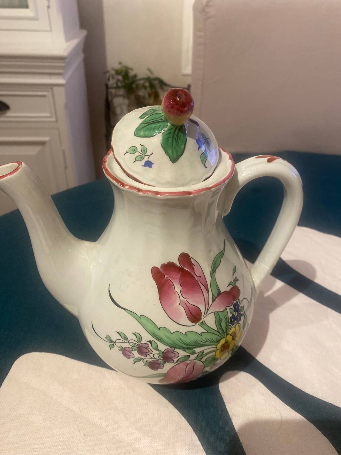 K & G Lunéville Antique teapot in Strasbourg faience 19th century