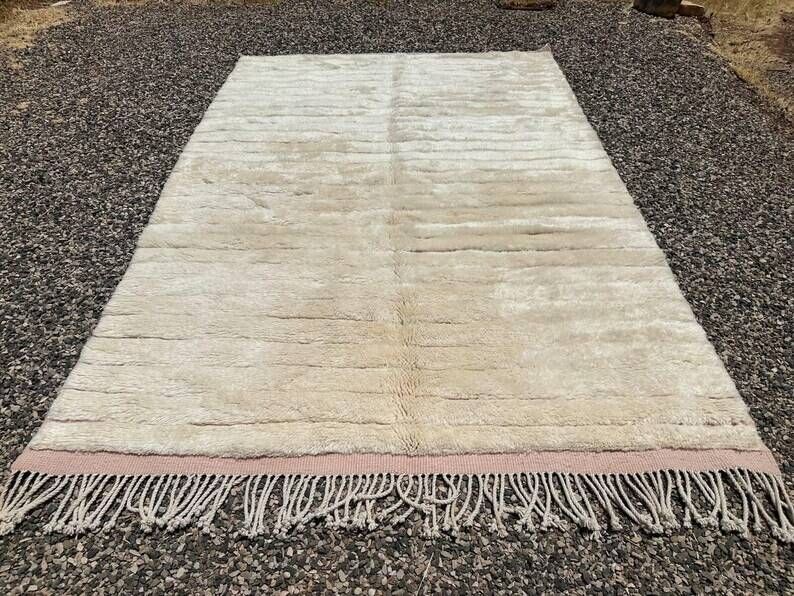 Ecru and beige Moroccan Mrirt rug 350x250 cm – textured minimalist design