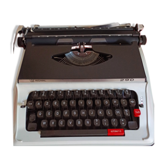 Vintage royal 290 typewriter