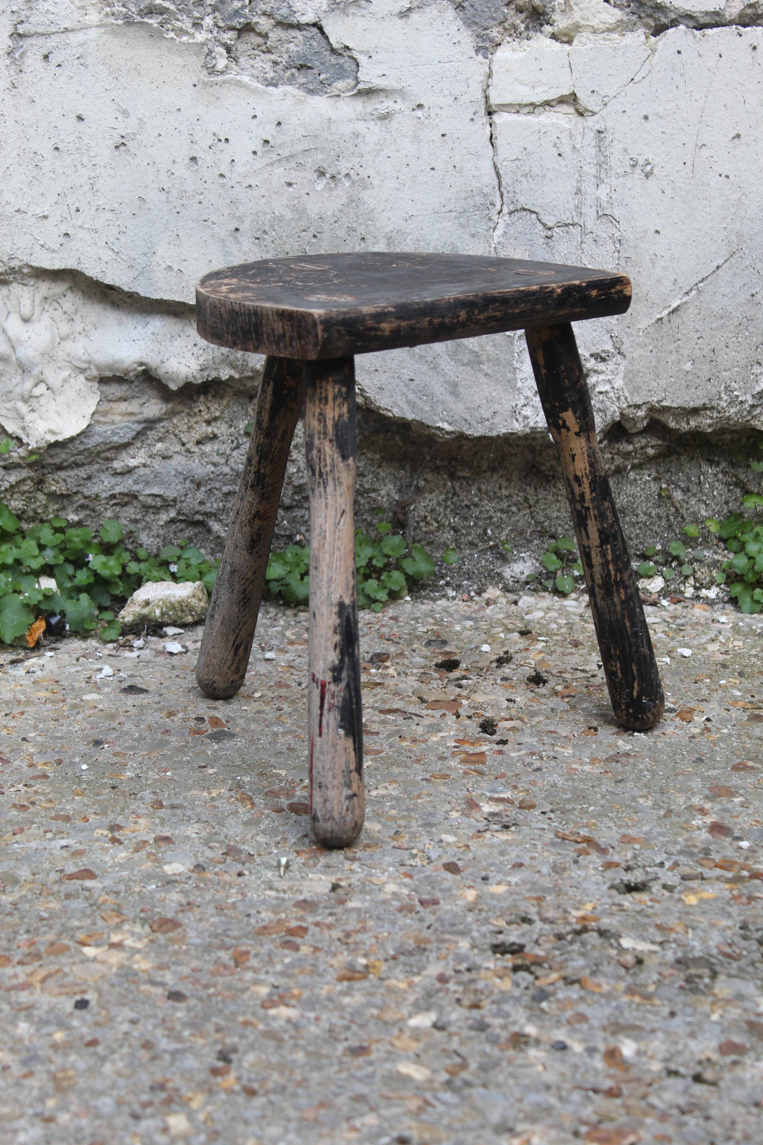 Tripod stool