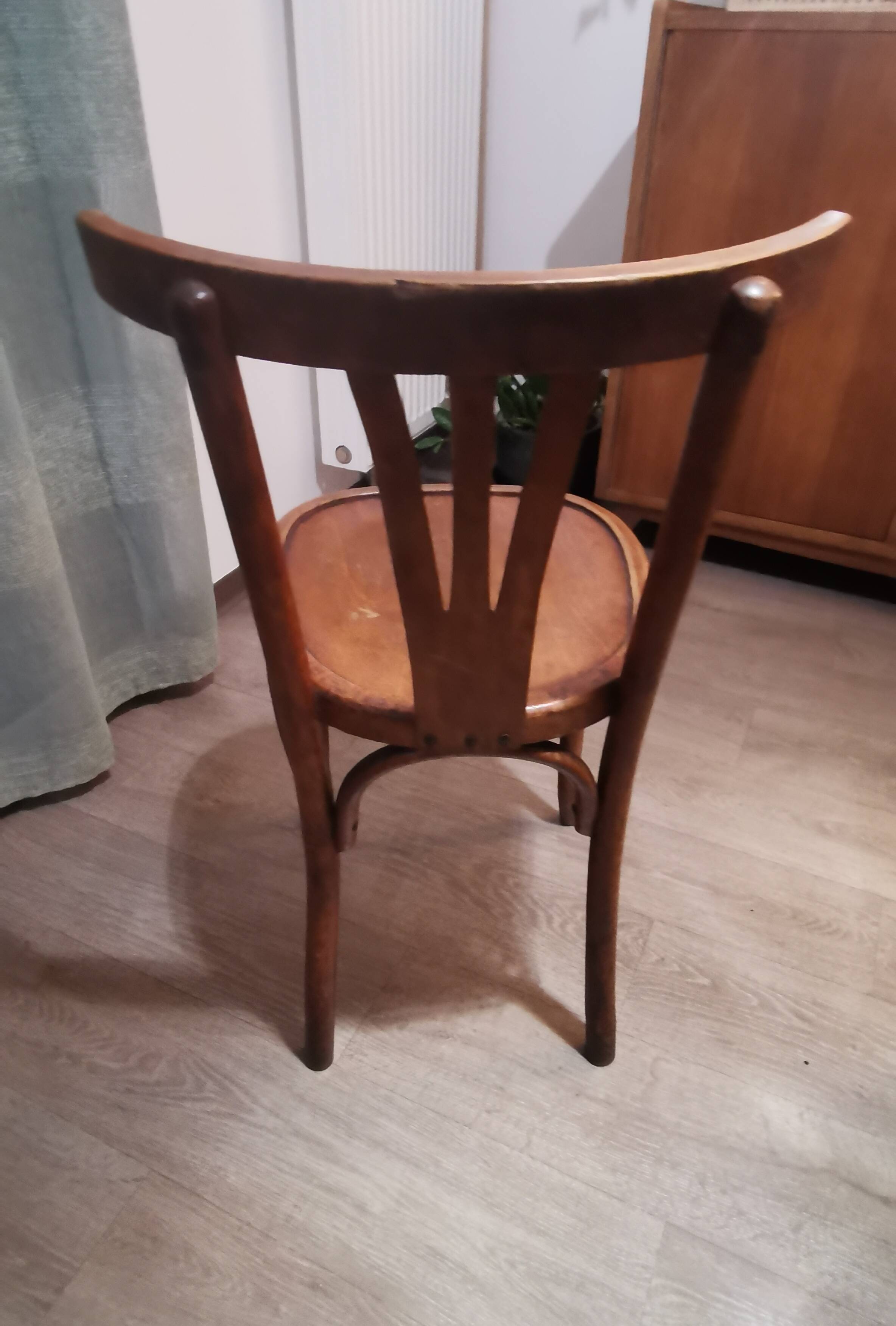 Lot of bistro chairs