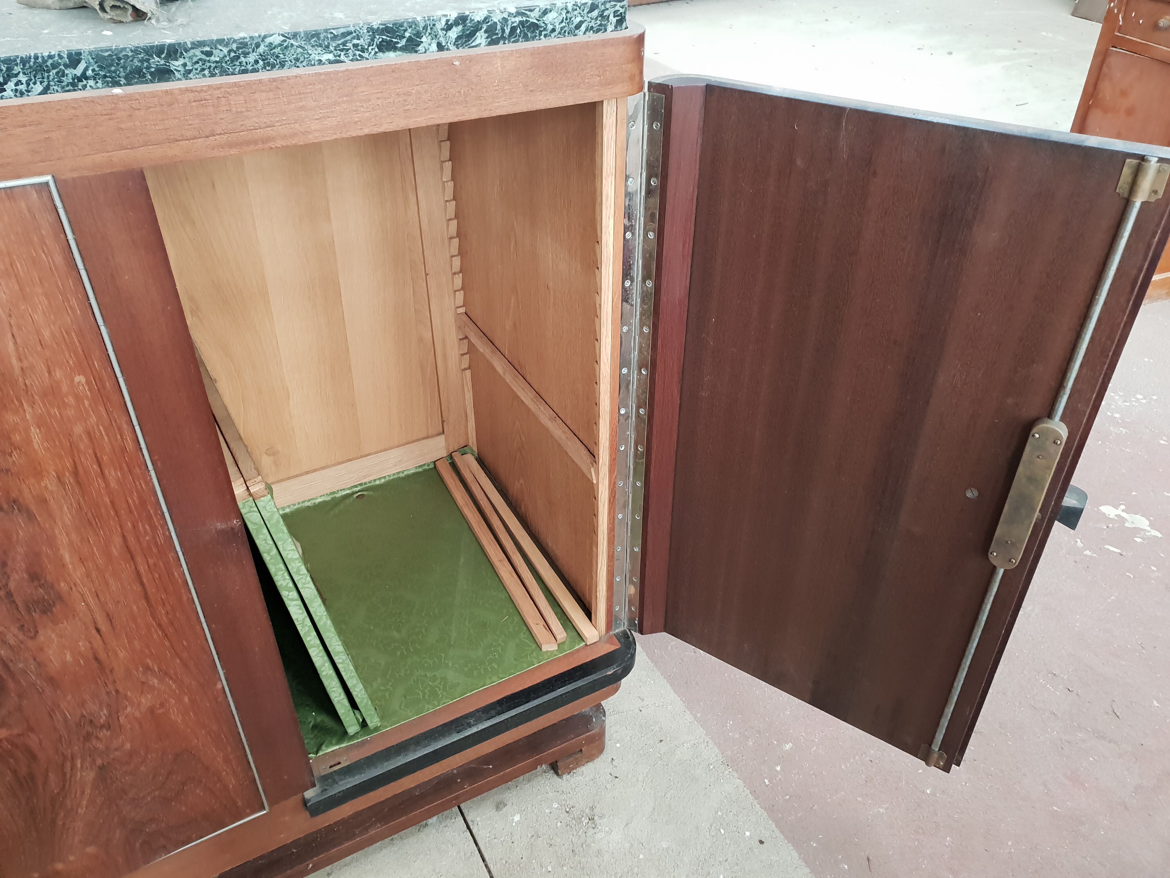 Art Deco mahogany string