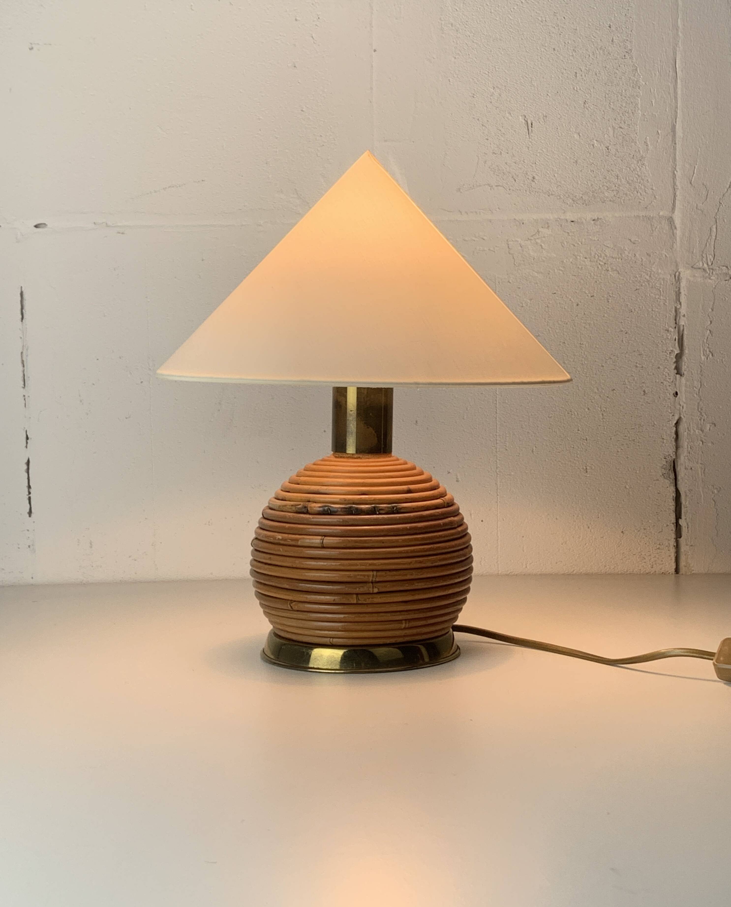 Lampe de table en rotin, bambou et laiton, Italie années 1970