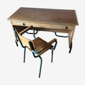 Bureau et chaise des mobiliers scolaires Delagrave