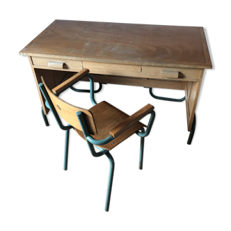 Bureau et chaise des mobiliers scolaires Delagrave