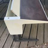Adjustable desk