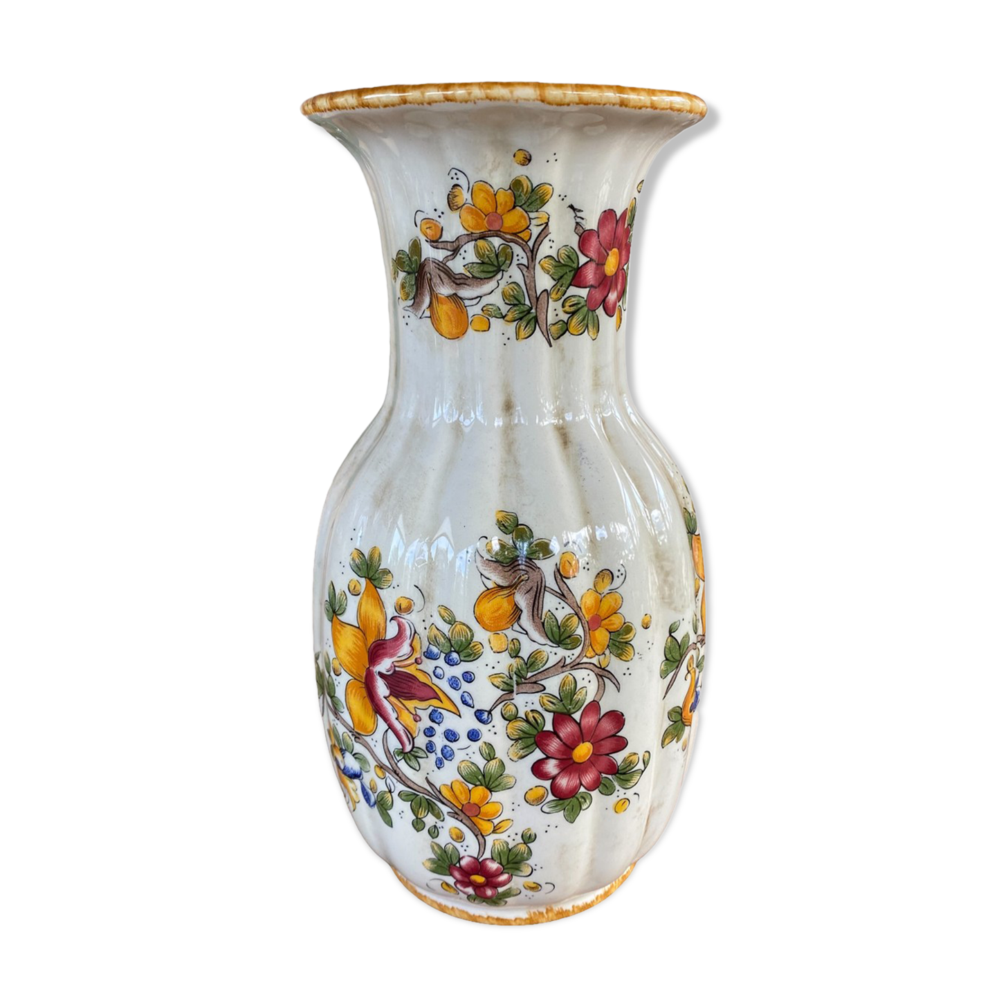 Vase with flowery decorations