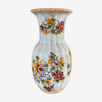 Vase with flowery decorations