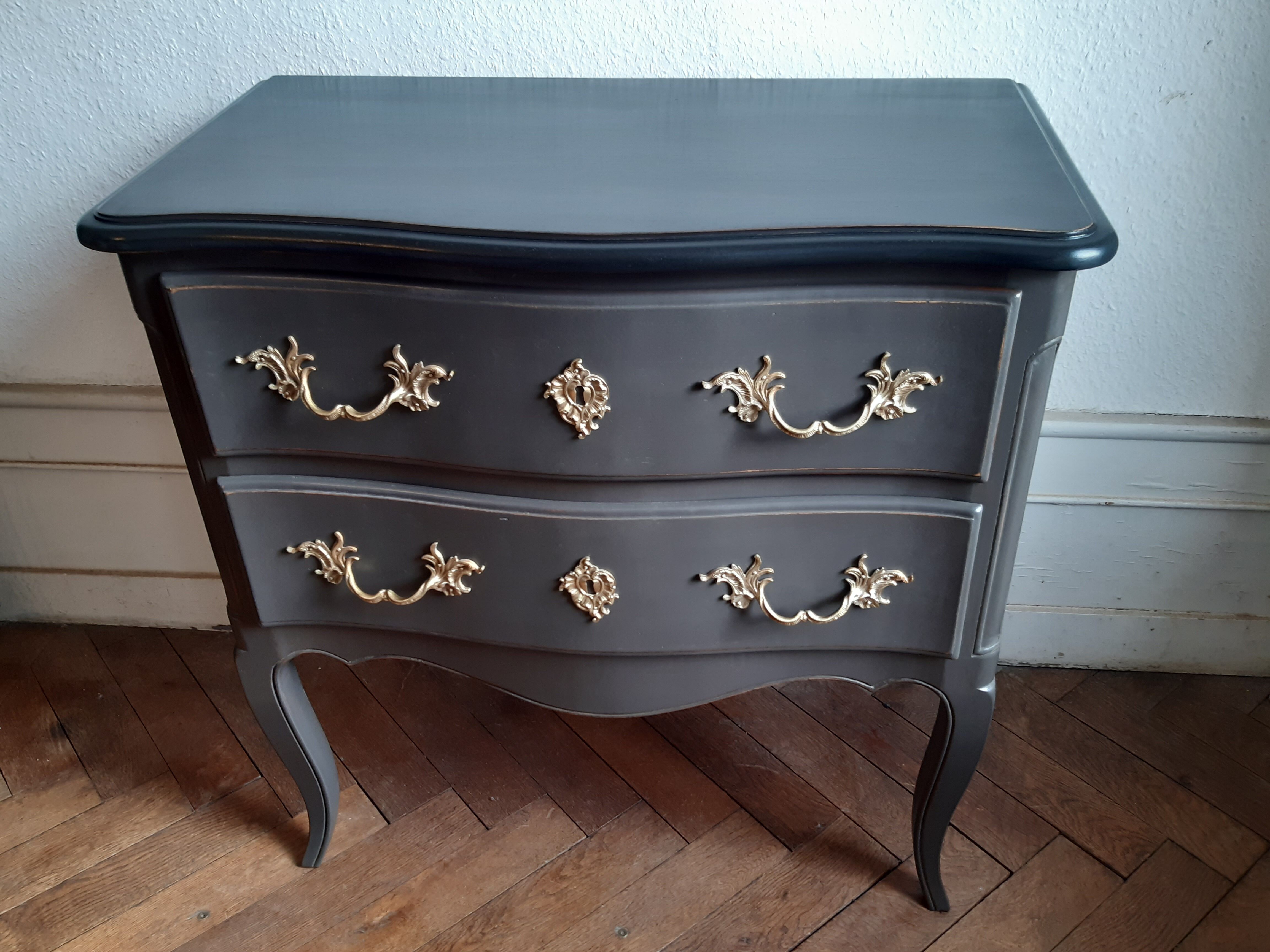 Patinated chest of drawers Louis XV style 2 drawers