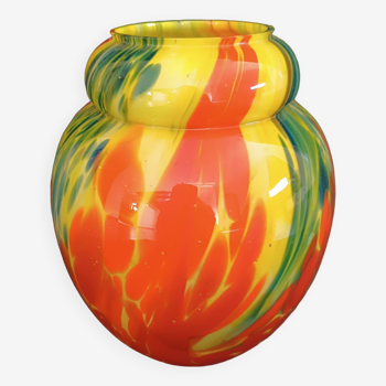 Art deco vase in multi-layered glass.